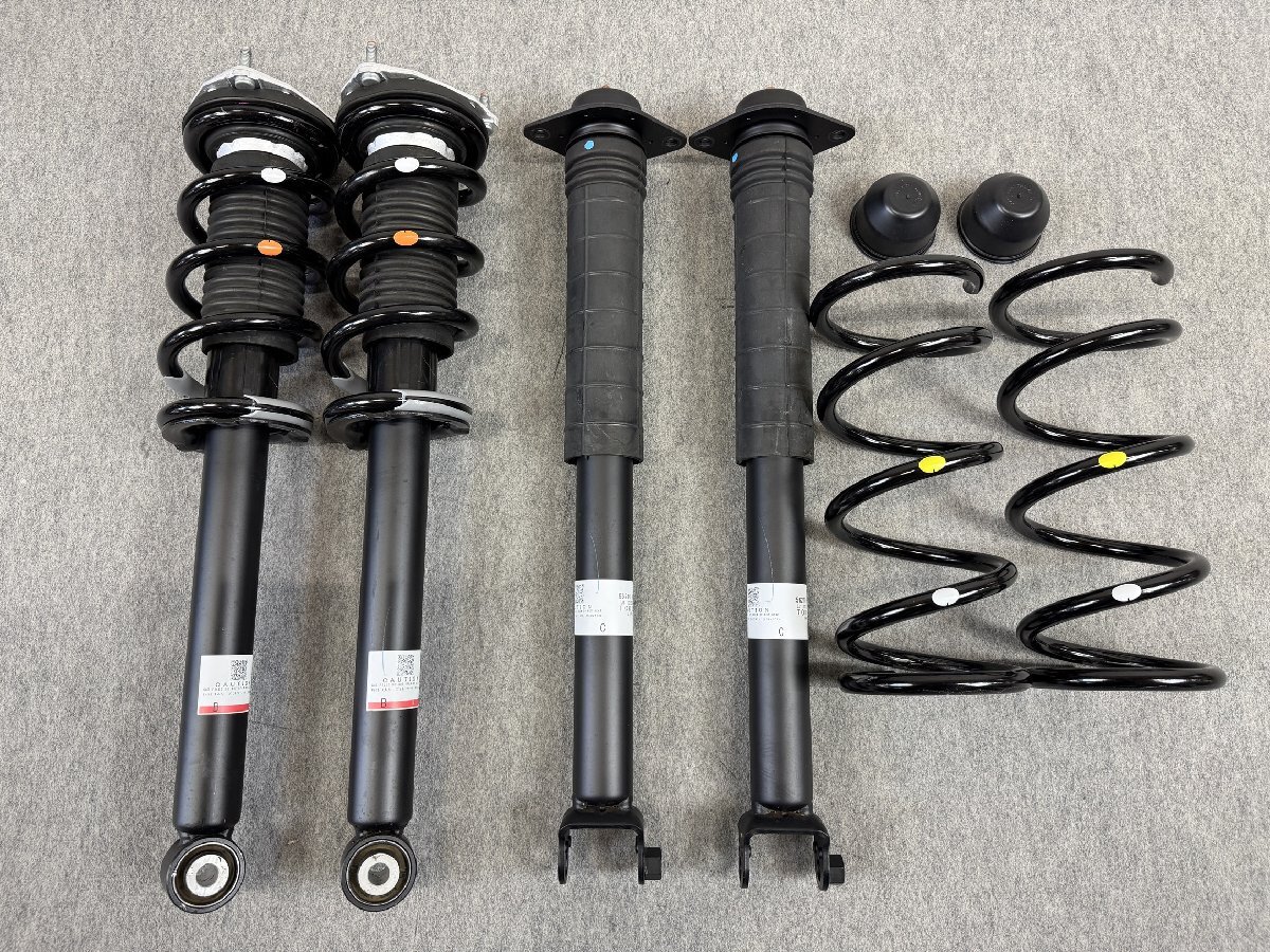 新車外し R6年 RZ34 フェアレディZ 純正 サスペンション アブソーバー スプリング 1台分 56110 6GP0C / 56210 6GP0B (M4517)拍卖