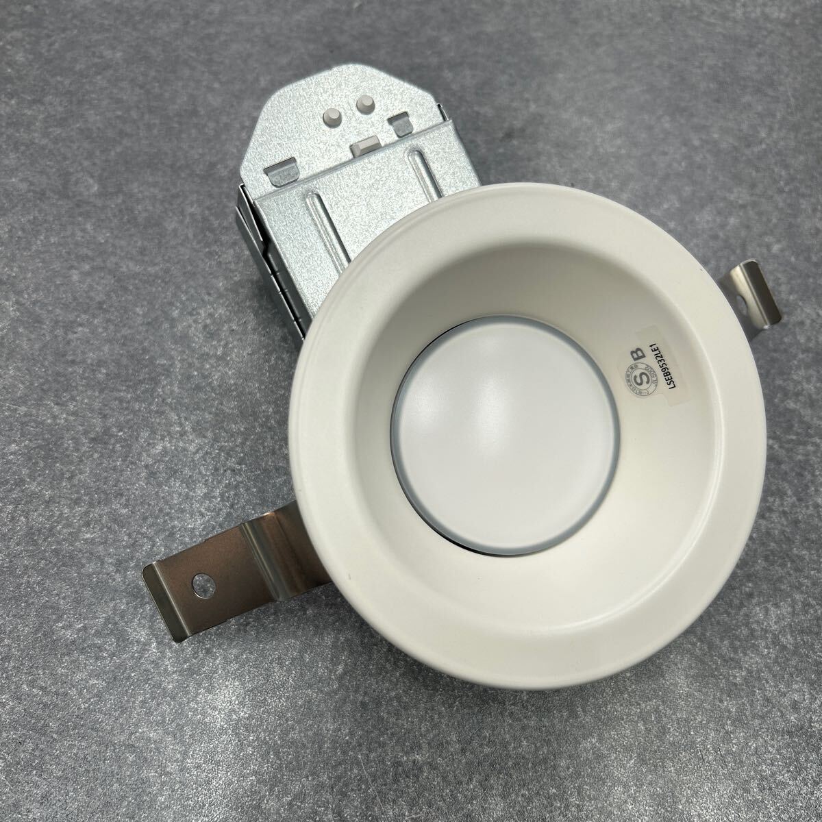 パナソニック LEDダウンライト φ100 使用1年未満拍卖