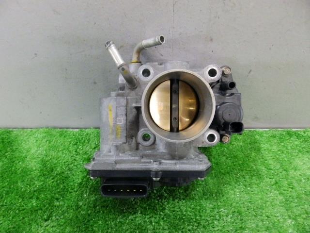 ストリーム DBA-RN8 スロットルボディ/スロボ R20A NH731P GMD2B 16400-RZP-G01 141743 コア返却必要です!!拍卖