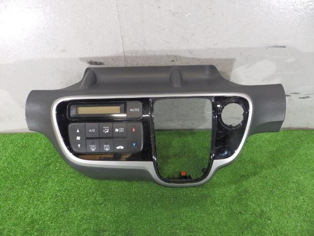 N-BOX/Nボックス DBA-JF1 ACスイッチ/エアコンパネル S07A R543P TY0-N412 79601-TY0-N41ZA 242730拍卖