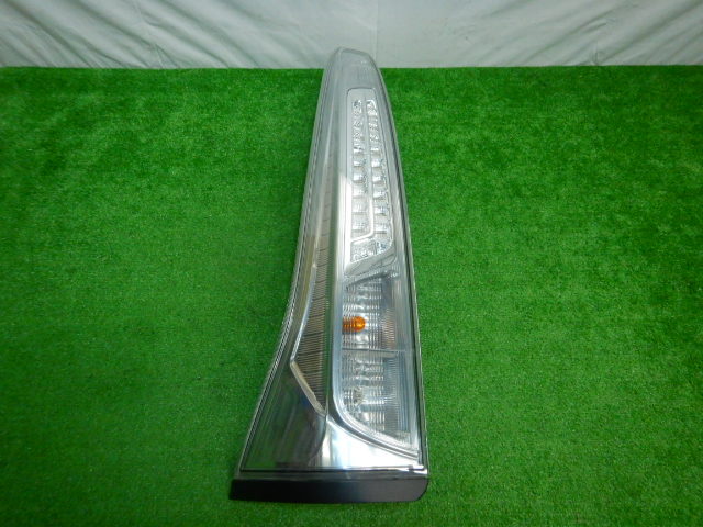 6B】【送料記載】 セレナ HFC26 左テールランプ 26555-1VM0A コイト 220-23438 HFC26 LED ブレーキランプ【410292】拍卖