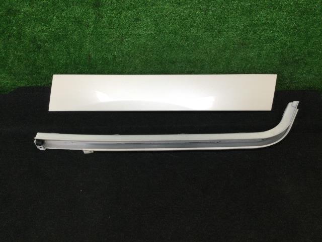ルーミー DBA-M900A その他 外装部品 カスタムG W24 スライドレールカバー左拍卖