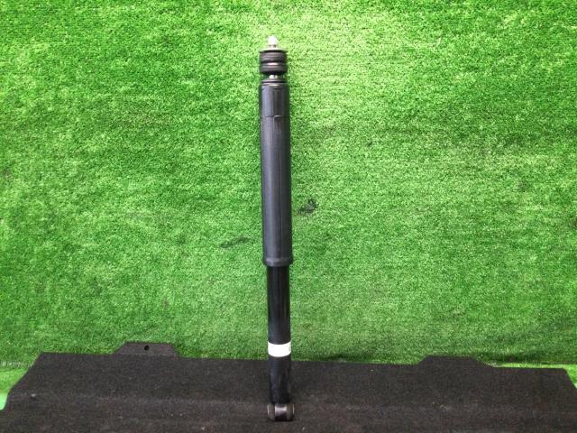 N-BOX DBA-JF3 右Rショックアブソーバー G ホンダセンシング R573P 52610-TTA-J13拍卖
