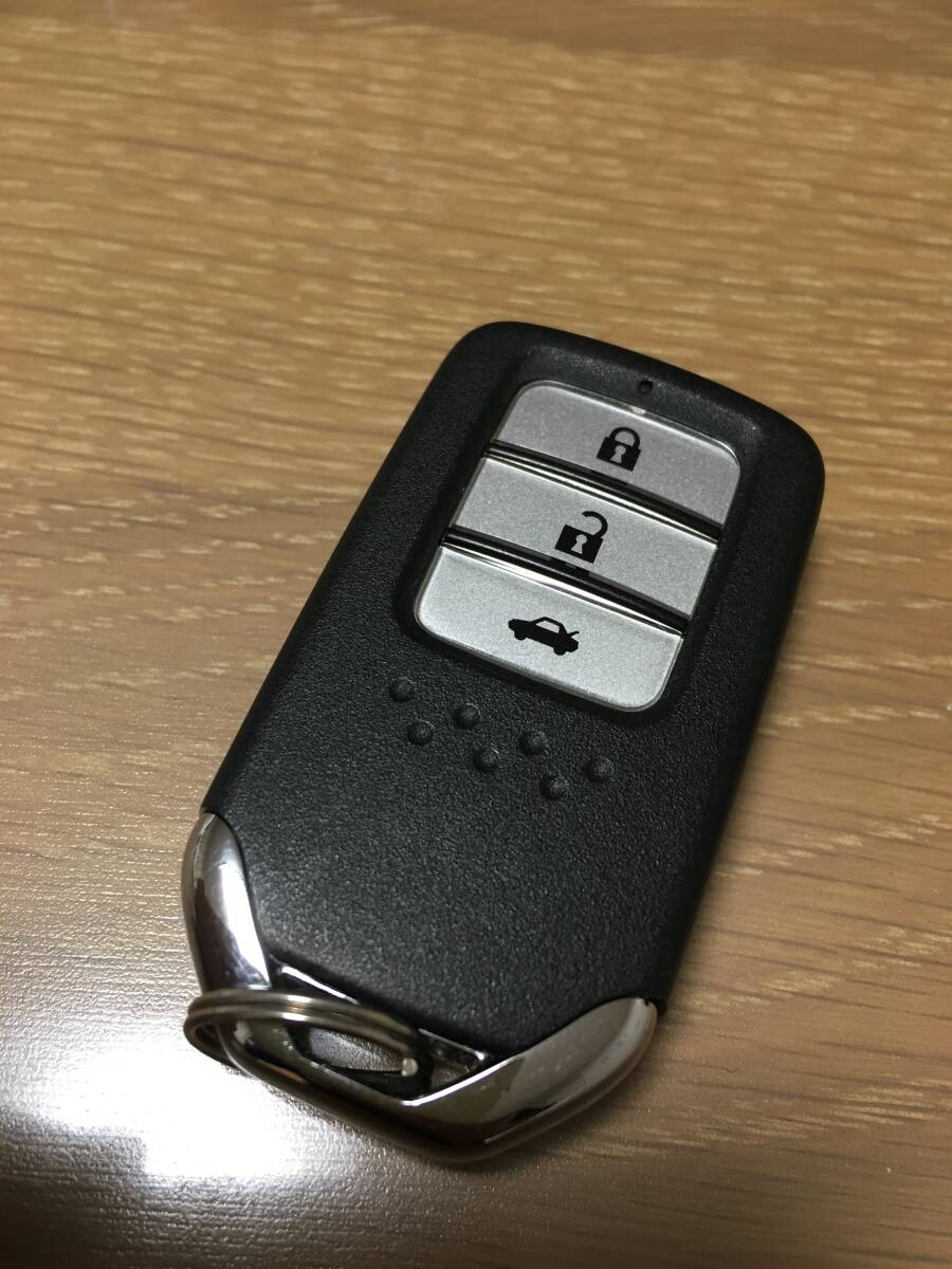 T3W-J31 ホンダ HONDA 純正 キーレス リモコン スマート ドライブ2 アコード CR7 3ボタン トランク ボタン 250123拍卖