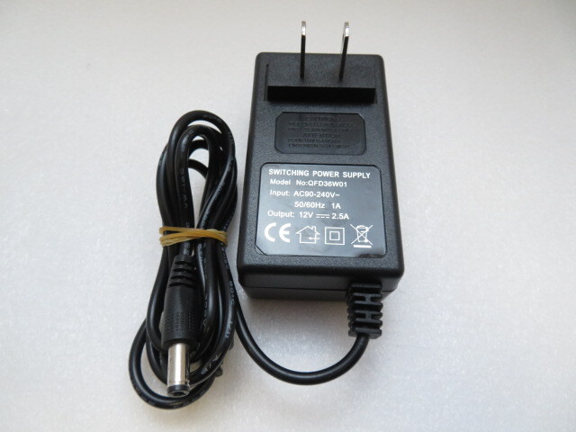AD35428★メーカー不明★ACアダプター★QFD36W01★保証付!即決!拍卖