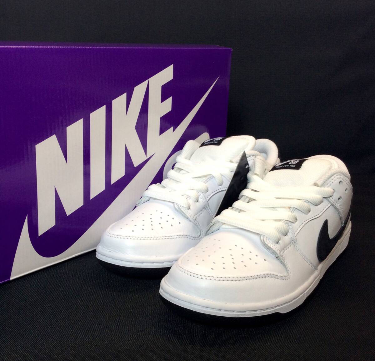 未使用 NIKE SB DUNK LOW PRO ナイキ ダンク ロー プロ スニーカー シューズ ホワイト/ブラック US8 メンズ 26.5cm 拍卖