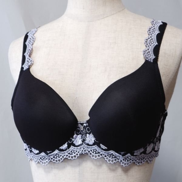 Lastトリンプ C80 見えてもおしゃれ肩紐 ビジュー付 柔らかモールドカップ ブラジャー 黒拍卖