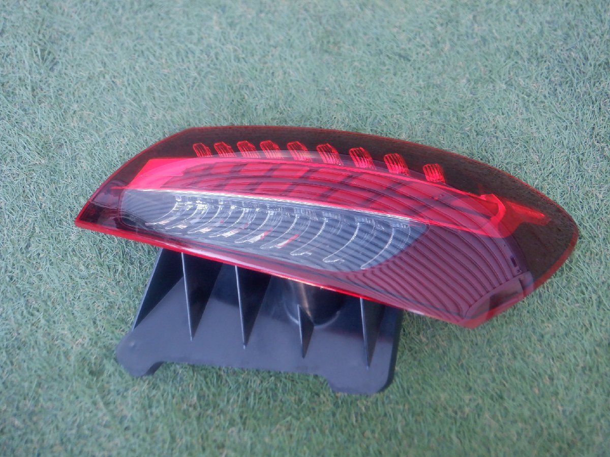 ベンツ純正 W213 Eクラス セダン 後期 LED テールライト テールランプ 右側 A2139065409 点灯確認済み m-24-12-115拍卖