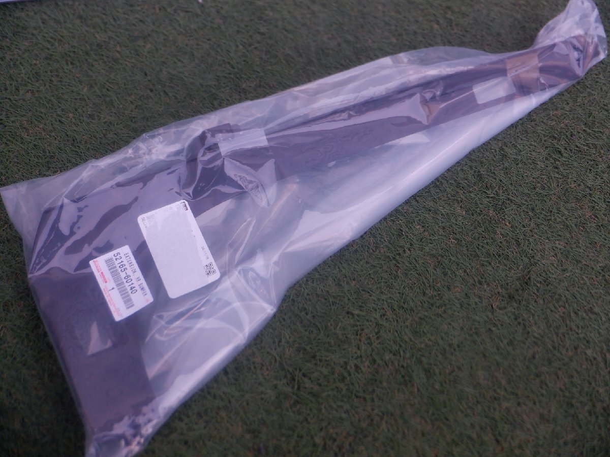 新品 トヨタ純正 TRJ250W GDJ250W ランドクルーザー 250 ランクル リアバンパー カバー 右側 52165-60140 m-24-12-149拍卖