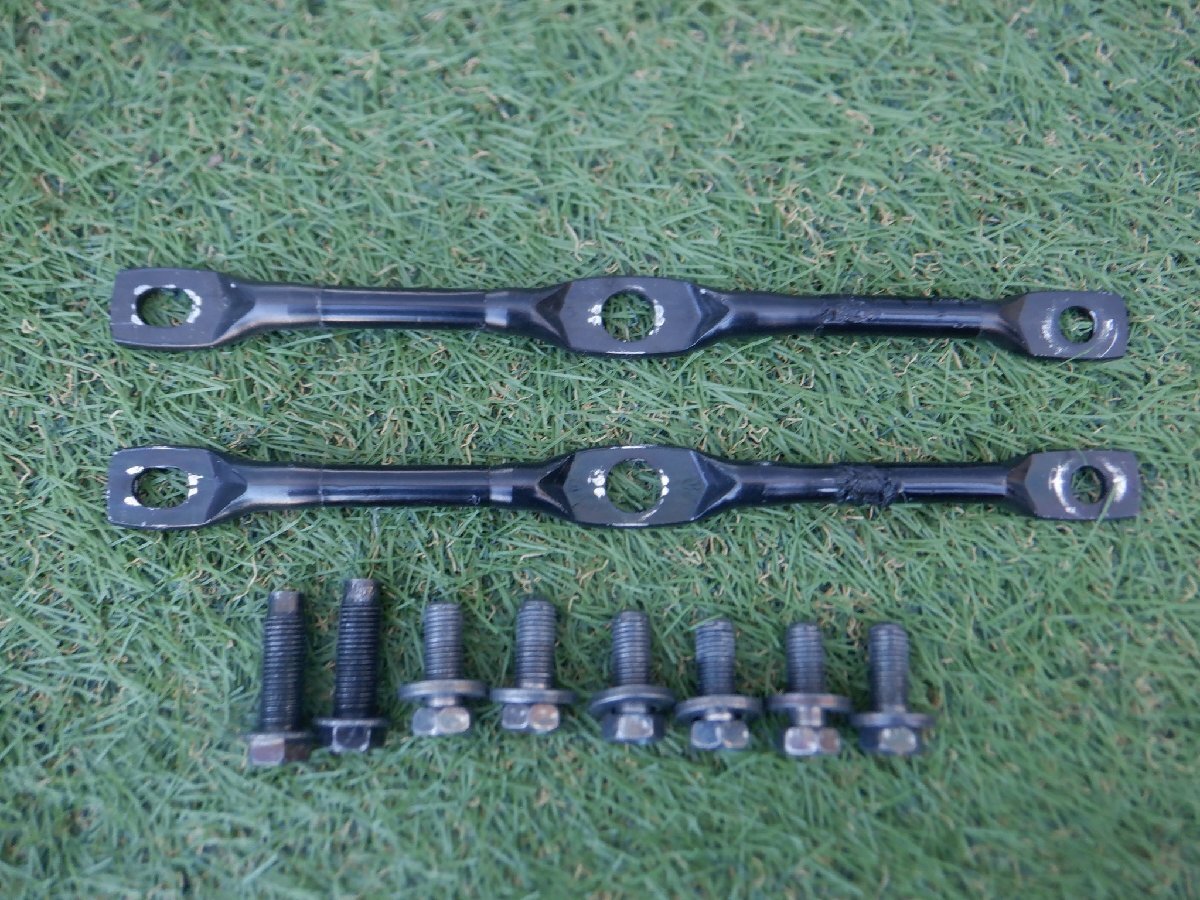 新車外し トヨタ純正 200 ハイエース スーパーGL S-GL 後期 4型 5型 6型 7型 セカンドシート ロックストライカー フック ボルト ステー拍卖