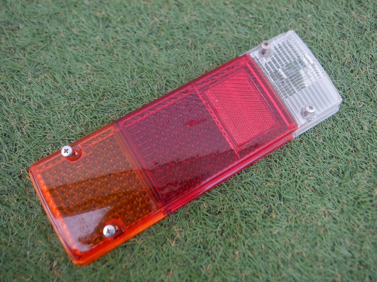 新車外し純正 ダイナ カーゴ トヨエース デュトロ カムロード テールライト テールランプ レンズ カバー 片側左右共通 ボルト付 美品 36-10拍卖