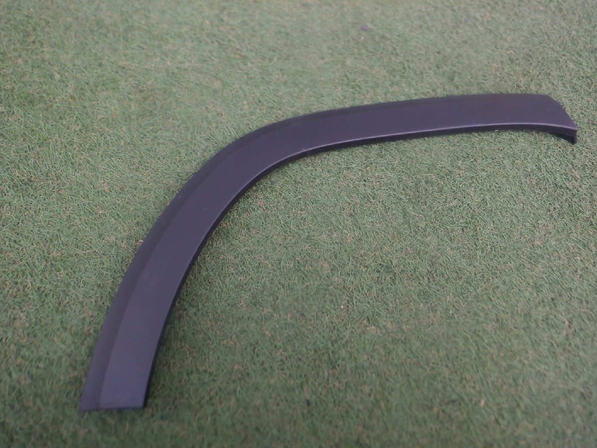 ベンツ純正 W247 X247 GLBクラス GLB180 GLB200 GLB250 フェンダーモール トリム リア 右側 A2478850322 m-25-1-9拍卖