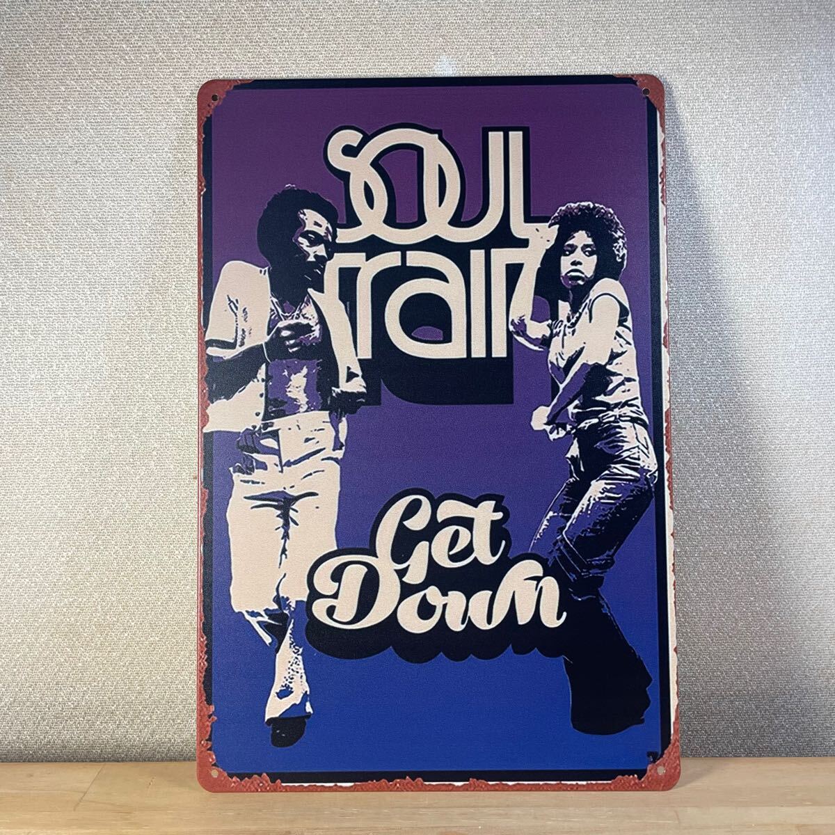 Soul Train ソウルトレイン 看板 プレート 壁掛け ブリキ インテリア アイアン 部屋 ウォールパネル ビンテージ調 クールアンドザギャング拍卖