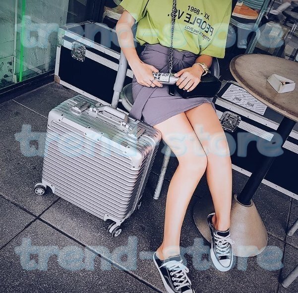 スーツケース シルバー アルミマグネシウム合金 TSAロック軽量防水 搭載ビジネストラベルバッグ キャリーバッグ拍卖