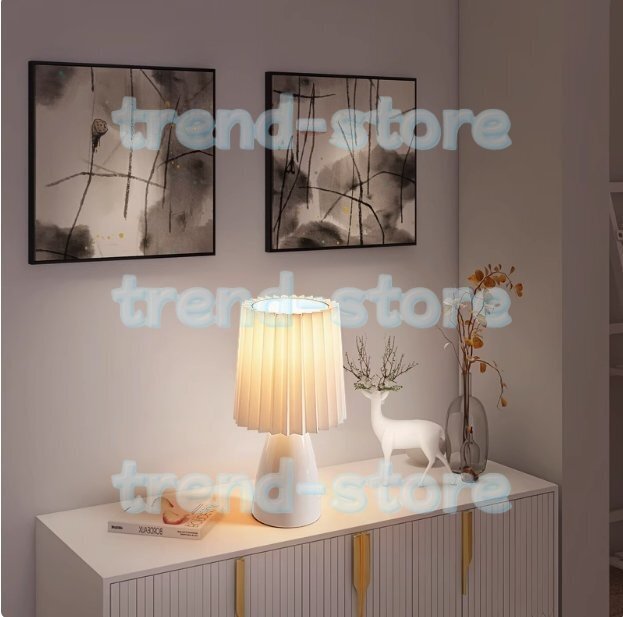 卓上ライト INS風 北欧風 目に優しい セラミックス ホワイトランプボディ+ホワイトランプシェード フリルランプシェード拍卖