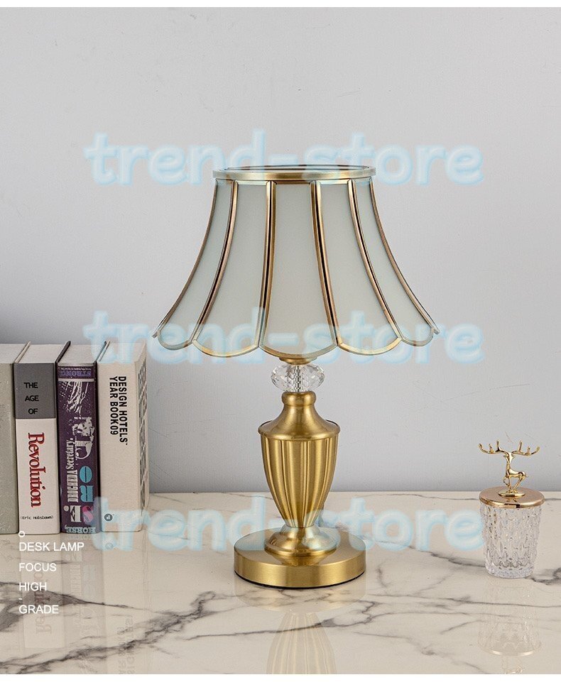 超人気 ステンドグラス アンティーク ヒマワリ花柄 レトロな雰囲気がおしゃれ ティファニー 銅製デスクライト照明拍卖