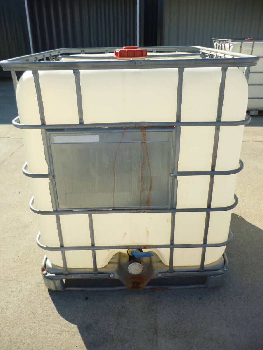 ④中古 1K タンクローリー? 1000リッター.パレットタンク 1K 1パレの値段です燃料で使用していたとのことです拍卖