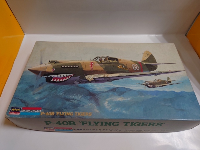 B-1139 未組立品◇プラモデル ハセガワ 1/48 アメリカ義勇軍 戦闘機 P-40B ”フライング タイガース”(人形1体付き)拍卖