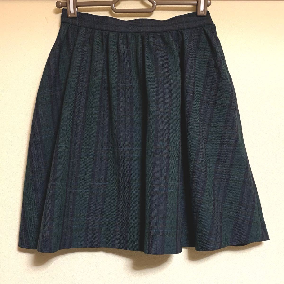 匿名配送 チェックフレアスカート ミニスカート モスグリーン 深緑 トラッド スクールスカート 通学服 ギャザースカート拍卖