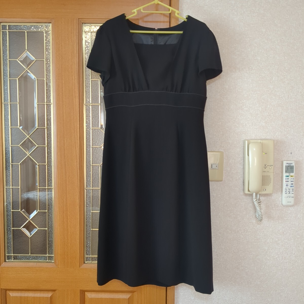 黒ワンピース フォーマルにも ほぼ未使用 美品拍卖
