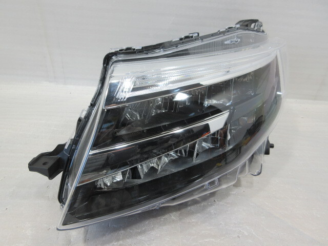 良品 トヨタ ルーミー カスタム M900A/M910A 後期 純正 LED 左 ヘッドライト拍卖