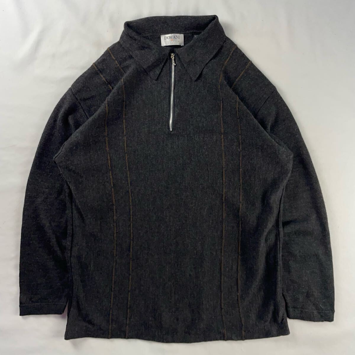 Euro Vintage イタリア製 DOMANI UOMO メリノウール50% アクリル50% ハーフジップ 立体 3D ライン ダークグレー 炭黒 ニットポロ拍卖