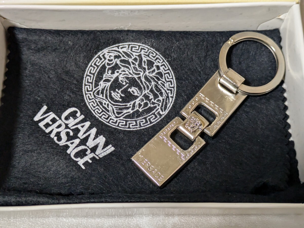 【ジャンク】VERSACE ヴェルサーチ ベルサーチ キーリング キーホルダー ιηF 箱に落書き有拍卖