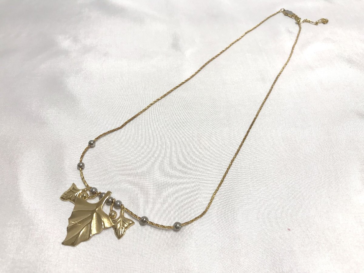 ■【YS-1M】 ピエール カルダン Pierre Cardin ネックレス ■ リーフ 葉 モチーフ GP ゴールド系 チェーン全長67cm 【同梱可能商品】■D拍卖