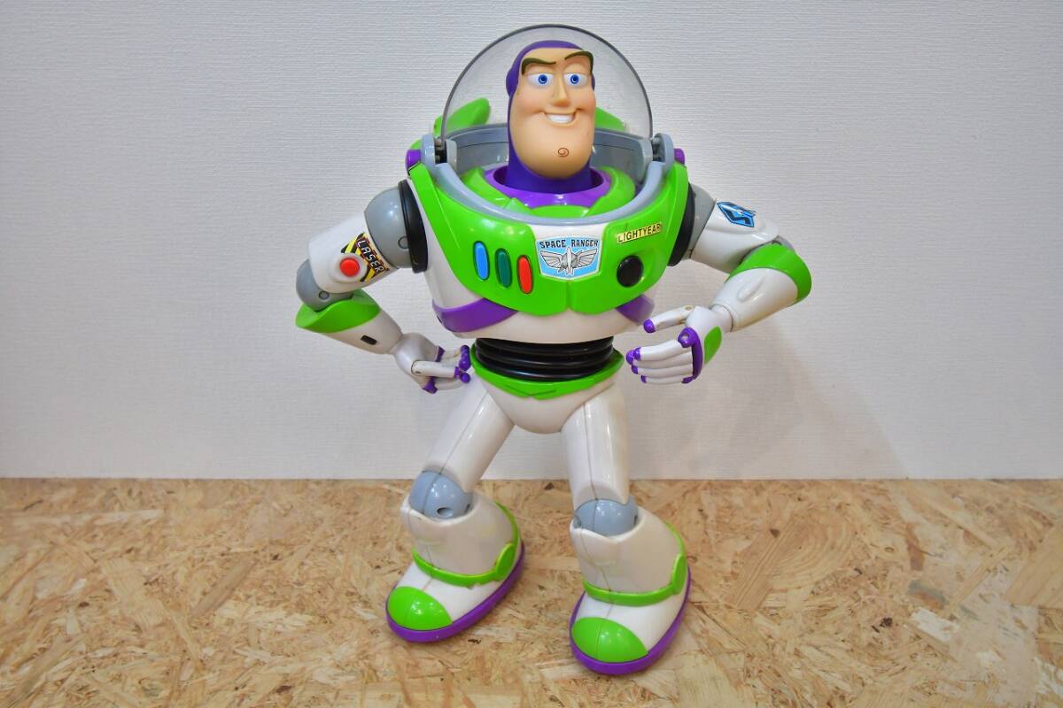 トイストーリー ラジコン 大きい バズライトイヤー バズ 本体のみ 人形 置物拍卖