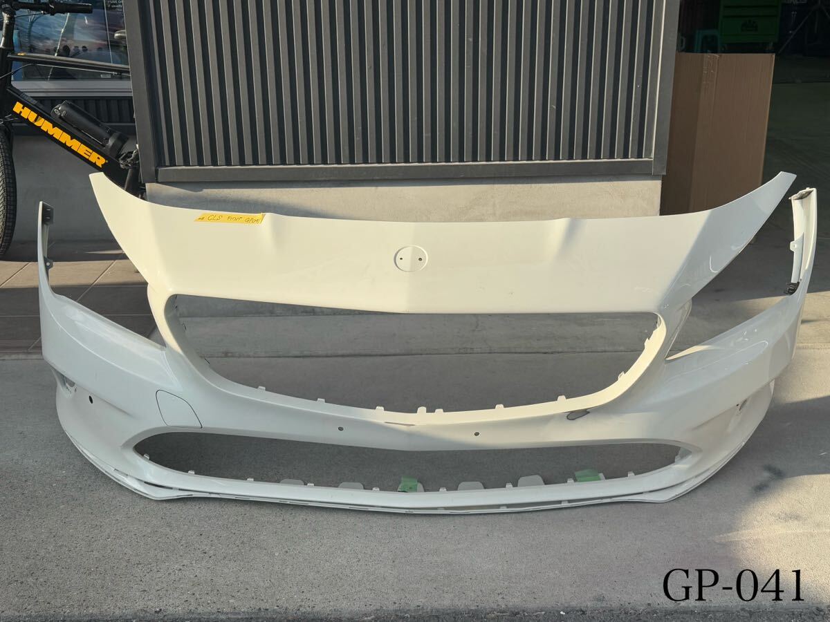041【ベンツ:CLS】フロントバンパー ホワイト ※個人宅配送不可 西濃運輸発送着払い拍卖