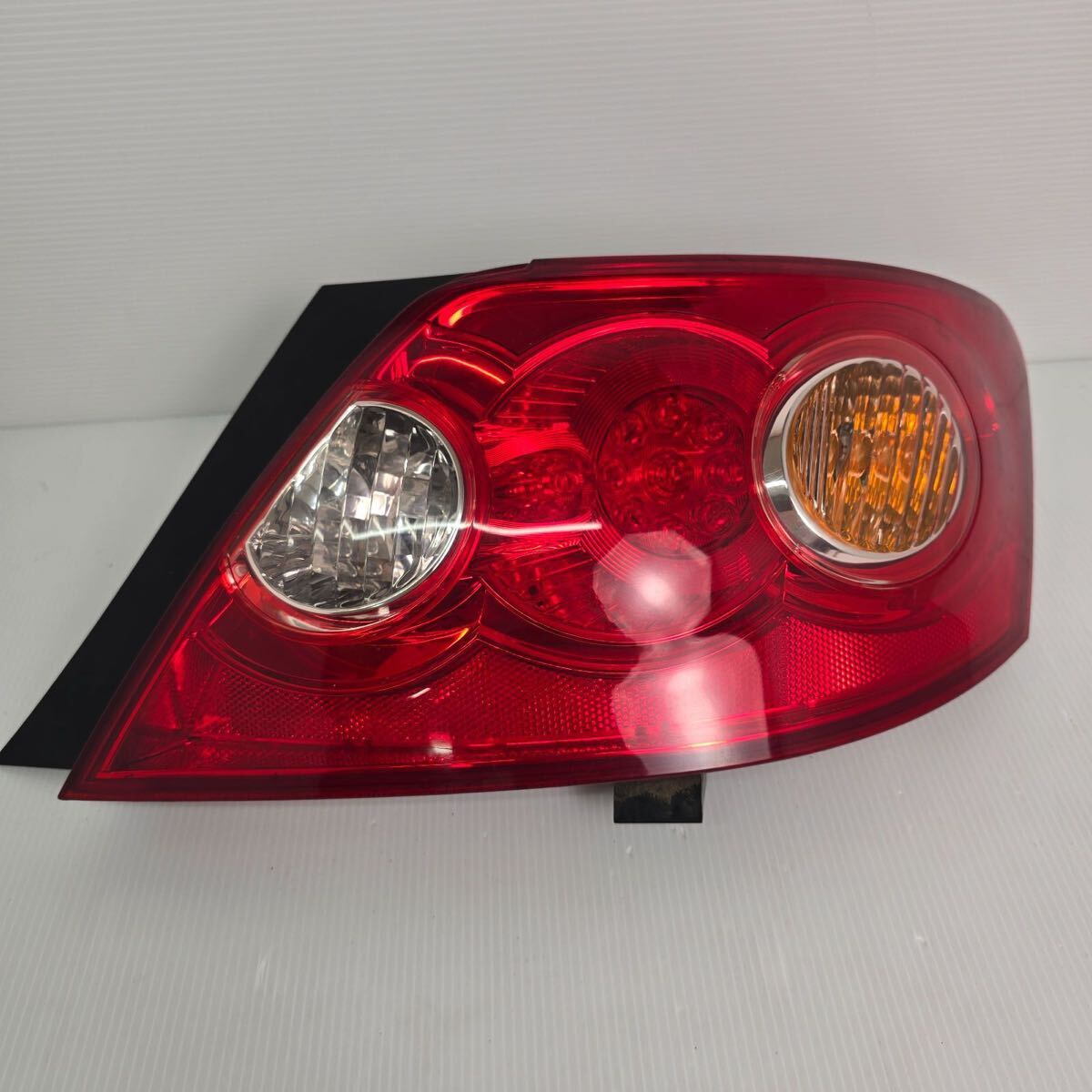 トヨタ 純正 GRX120 120系 マークX 前期 テールライト テールランプ 右 運転席側 KOITO 22-333 即納拍卖