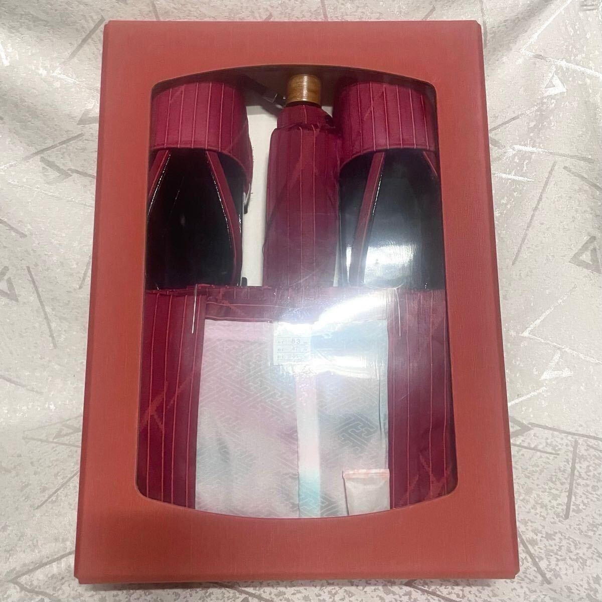 未使用美品【和装小物】えんじ色/臙脂色/赤系 縞柄/ストライプ柄 雨具セット 二部式 雨コート 道行 時雨下駄 折りたたみ傘 レインコート 拍卖