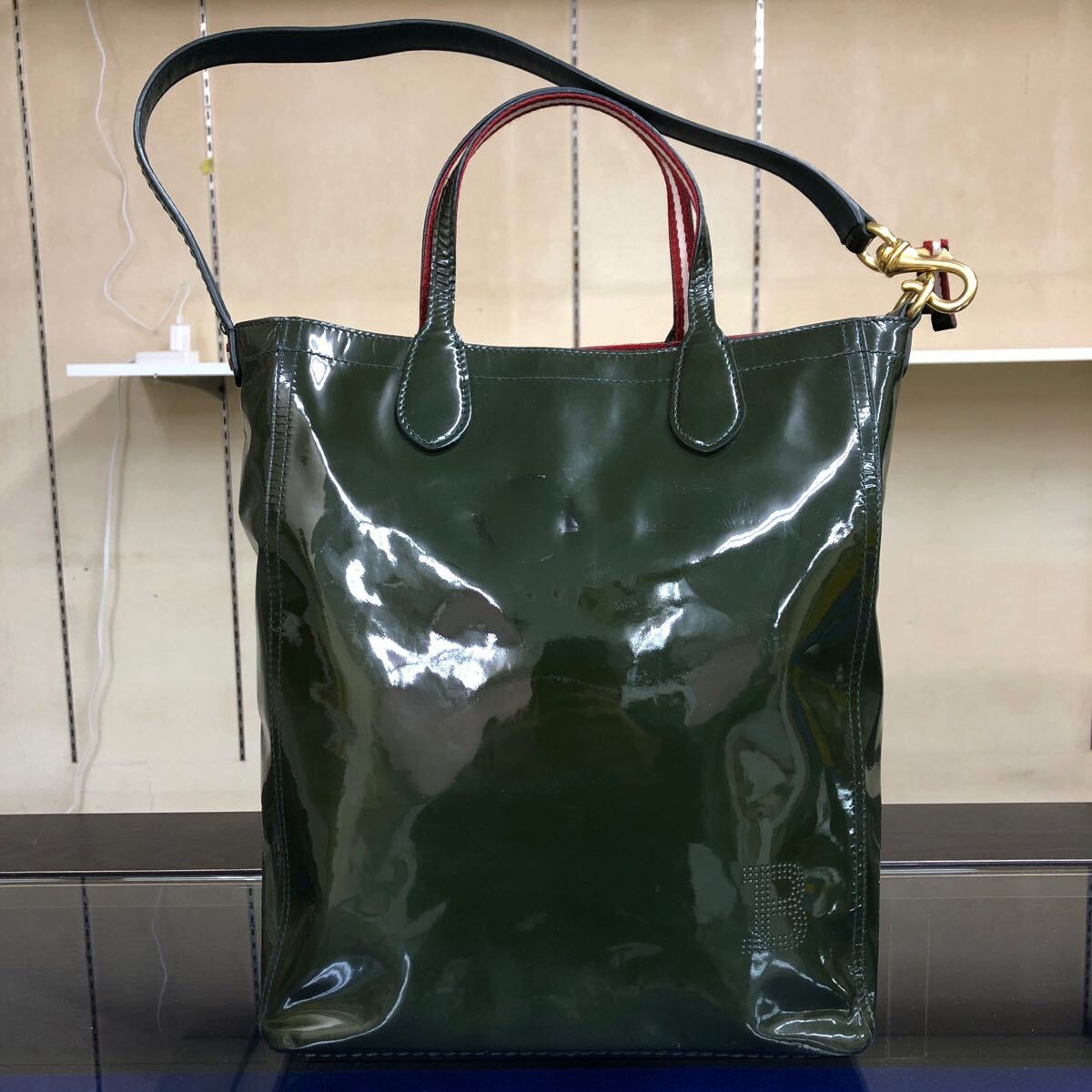 【バリー】基準内 BALLY トートバッグ Bロゴ 2way ショルダーバッグ ハンドバッグ カーキグリーン色系 エナメルレザー メンズ レディース拍卖