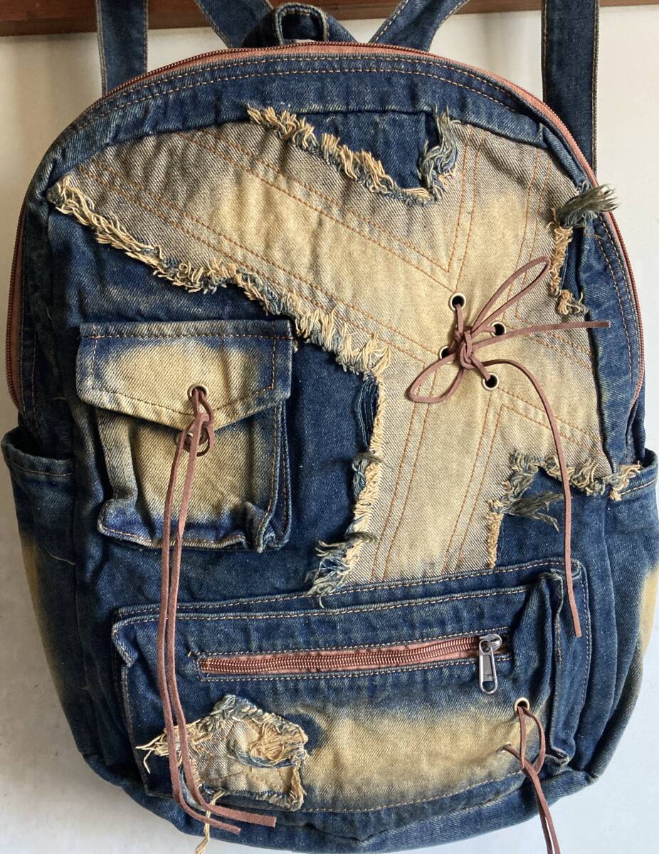 海外輸入未使用品タグなし♪ステキなダメージ仕様リュックサック♪大容量バックパック/おしゃれ好き女性にぴったりです♪ユニセックス仕様拍卖