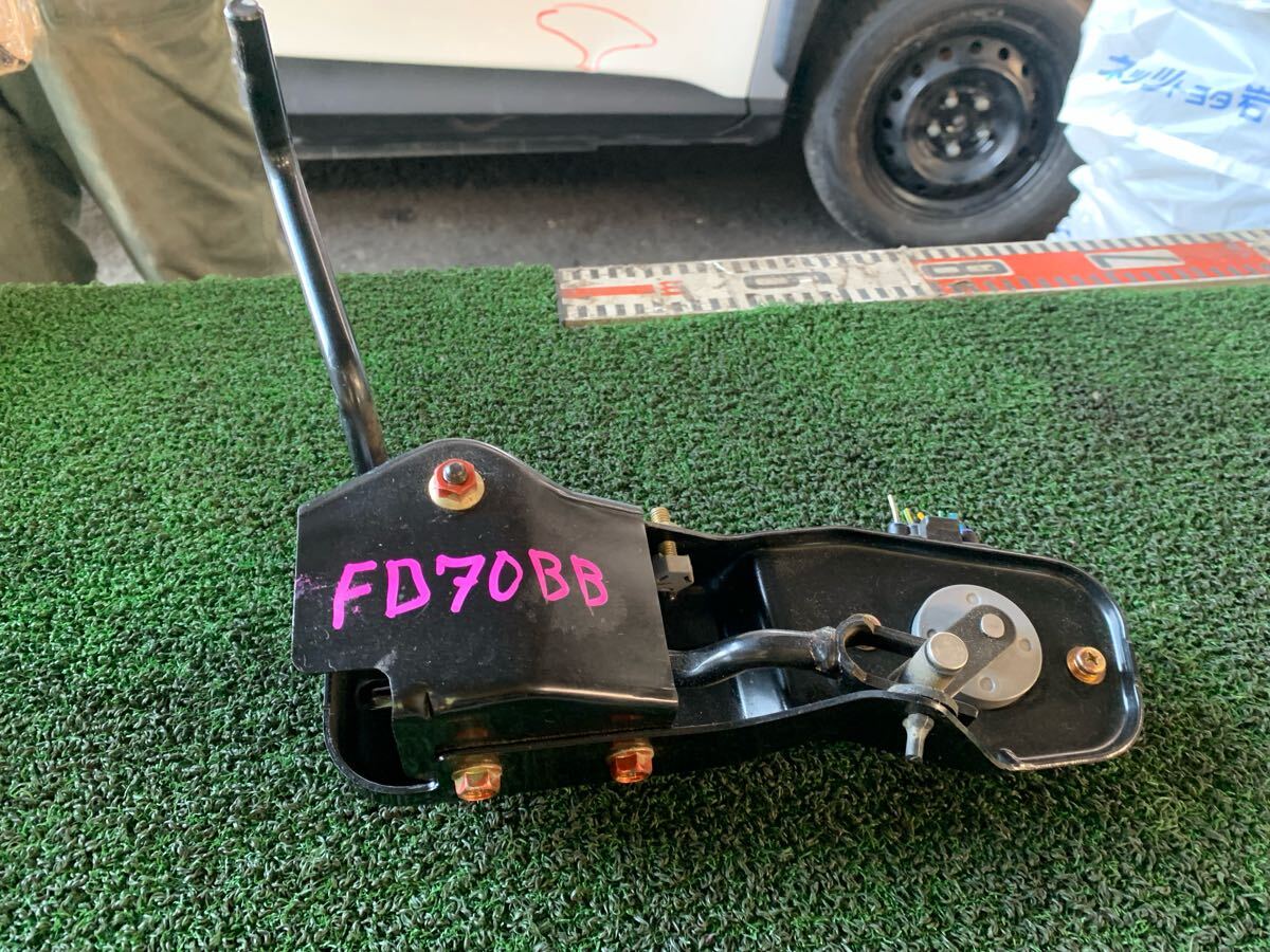 キャンター FD70 ほか ジェネレーションキャンター 標準 アクセルセンサー拍卖