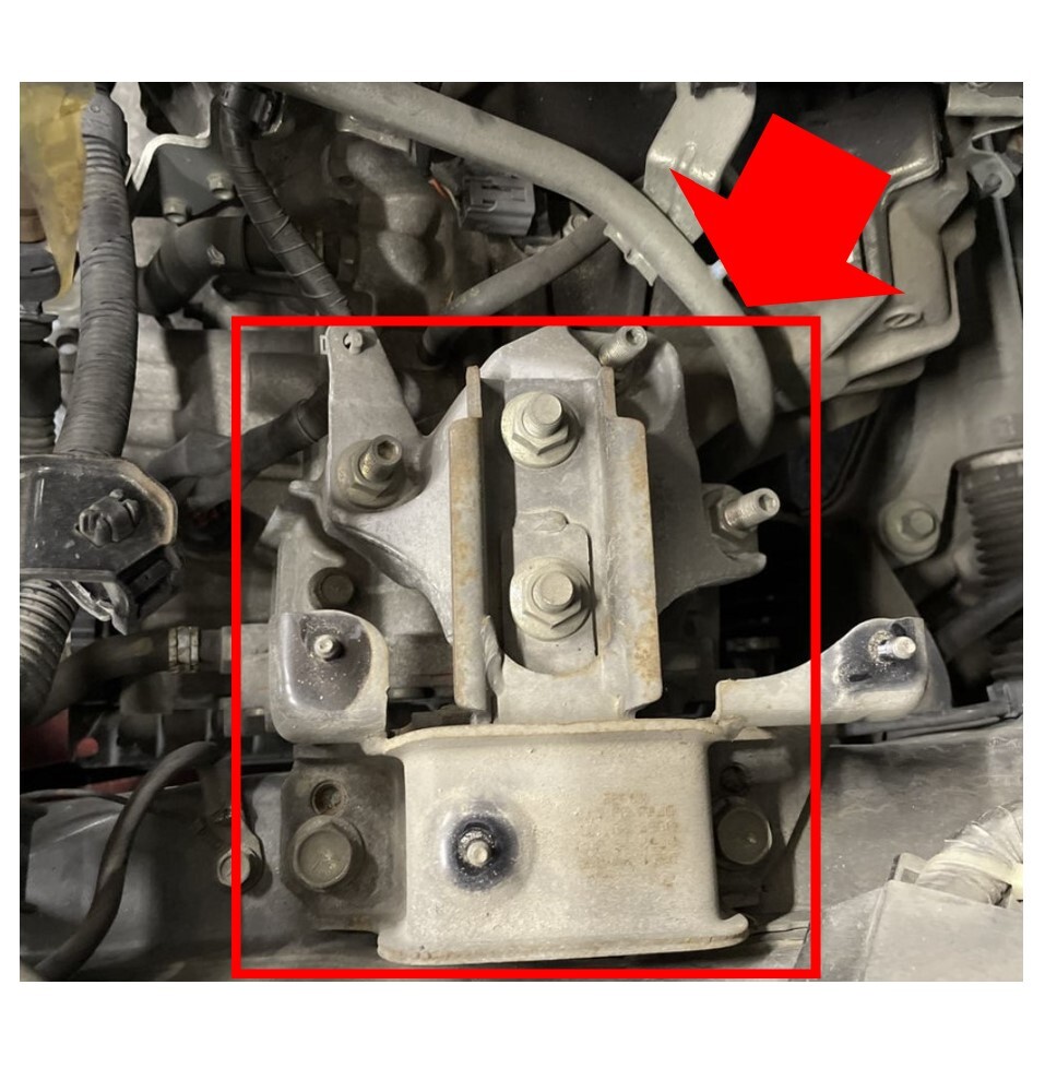 ★新品 未使用 純正部品 マツダ デミオ DE5FS 純正 エンジン ゴムマウント ミッション側 エンジン パーツ 流用 在庫限り 希少 レア★拍卖