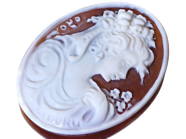 【ジュエリー極】作家品 サイン刻印有 綺麗な女性と花の彫刻 高級シェルカメオルース 34.9mm×26.7mm w4855i【送料無料】拍卖