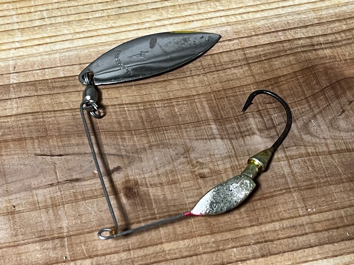 メガバス? スピナーベイト3/8oz 金色系カラー 箱80拍卖