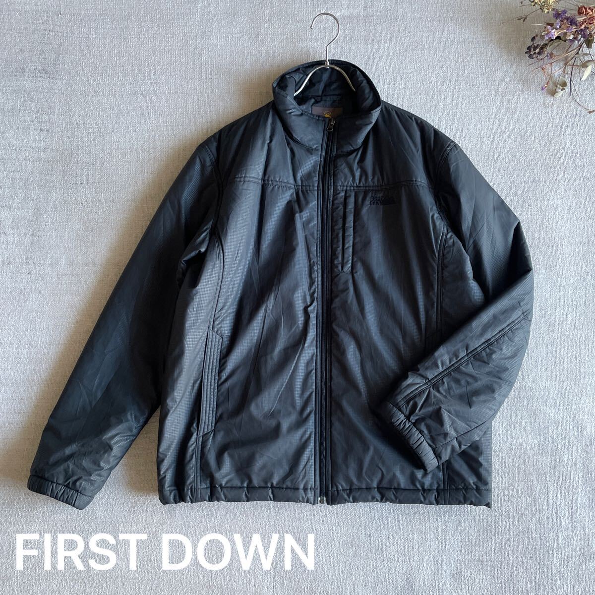 FIRST DOWN 中綿 ダウンジャケット アウター 上着 軽量 ファーストダウン ブルゾン ナイロン ジャンパー メンズLLサイズ 無地 XL拍卖