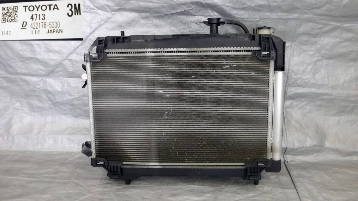 ●●2501-SJ32L NSP130 130系 ヴィッツ 純正 ラジエター ラジエーター シュラウド付 16400-47141 422176-5330 良品!拍卖