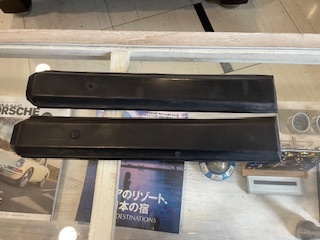 ■希少! ポルシェ930 リアバンパーゴム 中古 左右 91150509904/9115051000拍卖