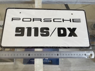 ■新品!ポルシェ 911S / DX 飾りナンバープレート ブリキ ナローポルシェ 930 911拍卖