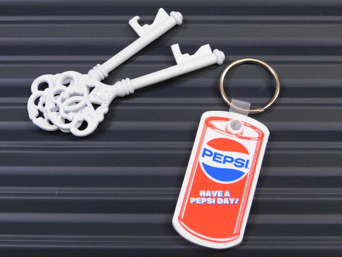 ◆送料\110◆【PEPSI・ペプシ】※《70年代缶型・ラバーキーホルダー》 71~87年代ロゴ アメリカン雑貨 キーリング拍卖