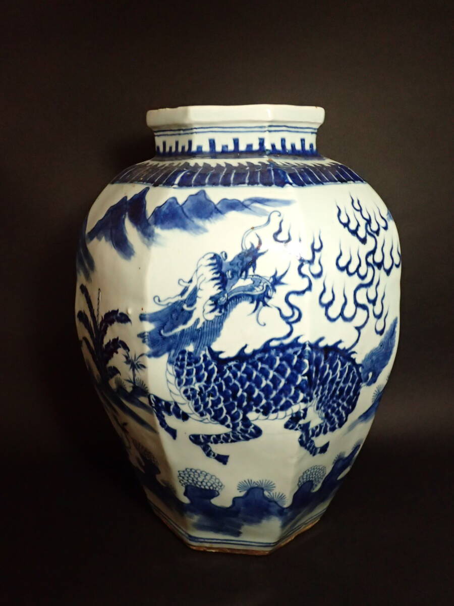 S-026 李朝 白磁 染付 麒麟図 壷 古美術 朝鮮古陶磁器 面取り 34.0cmX38.0cm 50.0cm拍卖