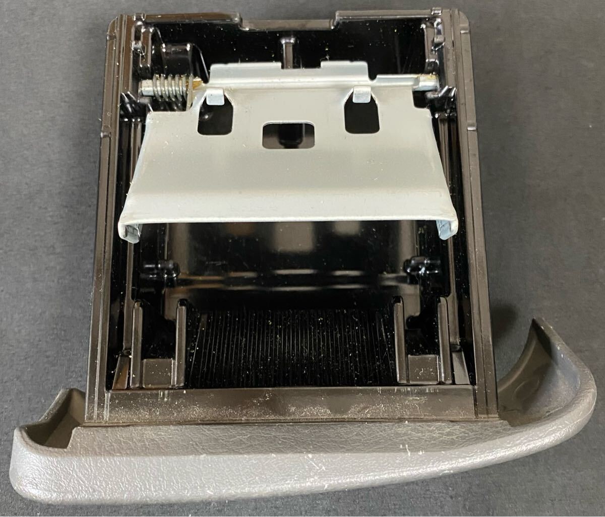 DAIHATSU タント H19年式 CBA-L350S 灰皿 アッシュトレイ 1A11-017G拍卖