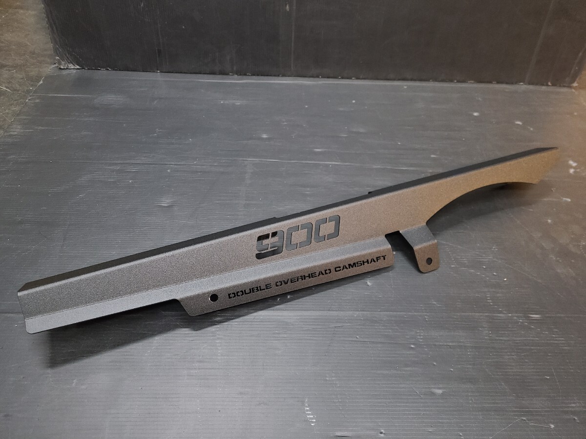 新古品 Z900RS ロゴ入り チェーンカバー チェーンケース カワサキ ブラック ちぢみ塗装 カスタム パーツ拍卖