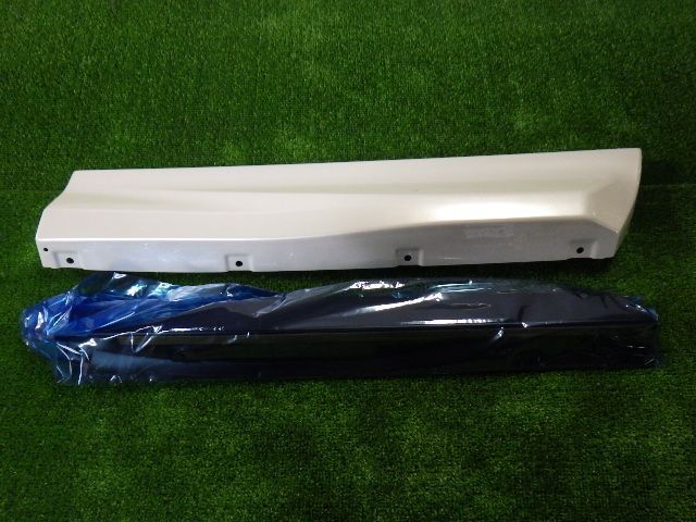 ★クラウン スポーツ AZSH36W 35系★未使用 モデリスタ リア 右 サイドスカート 090 プロテクター 76Z05-30010/20 MSD44-30005/06拍卖