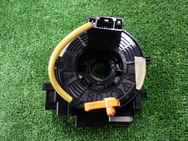 ★エスクァイア ハイブリッド XI ZWR80G★スパイラルケーブル トヨタ 純正 中古 89245-33070 84307-33090拍卖