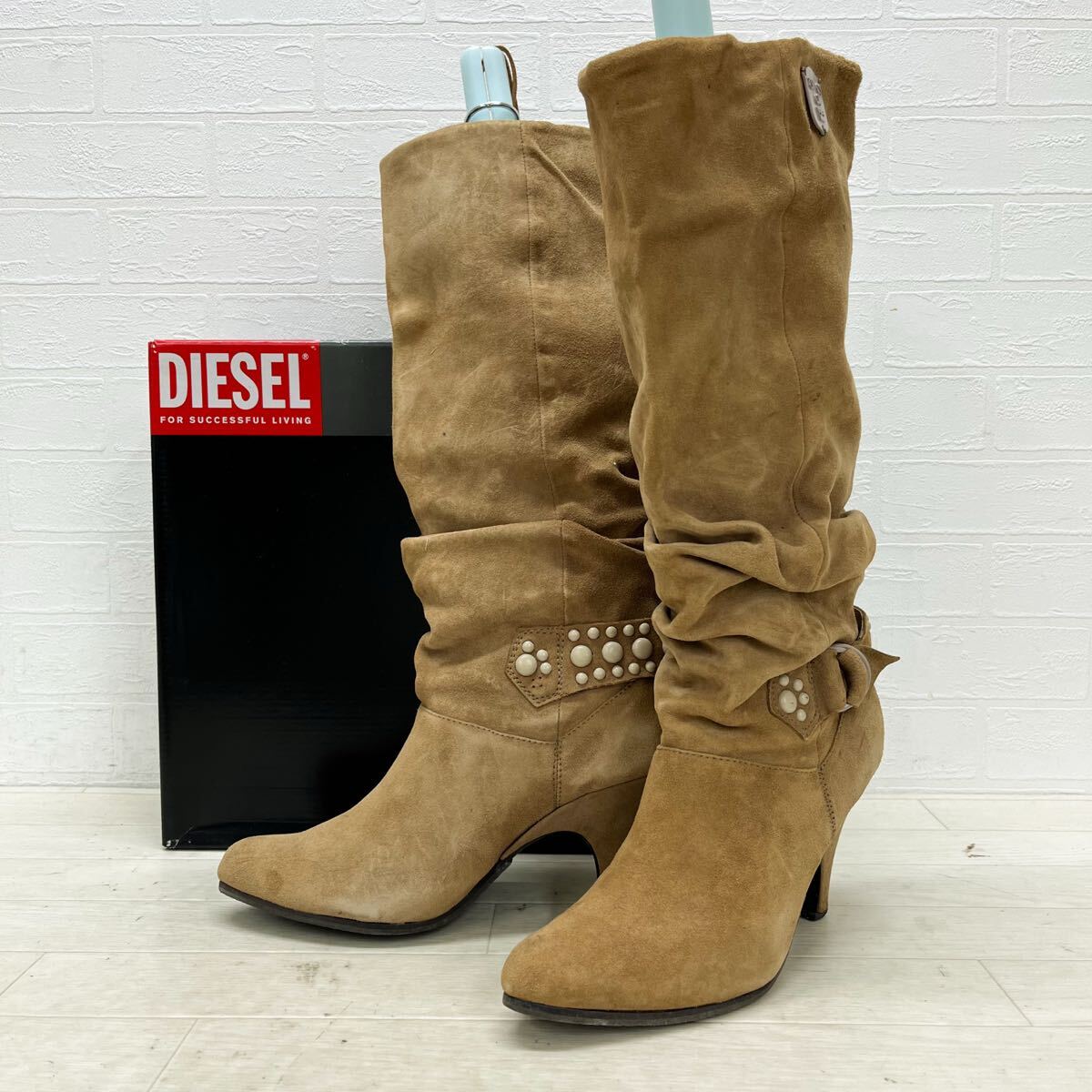 K7★ 箱付 DIESEL ディーゼル ロングブーツ ヒール スエードレザー スタッズ 24.5 ベージュ レディース拍卖