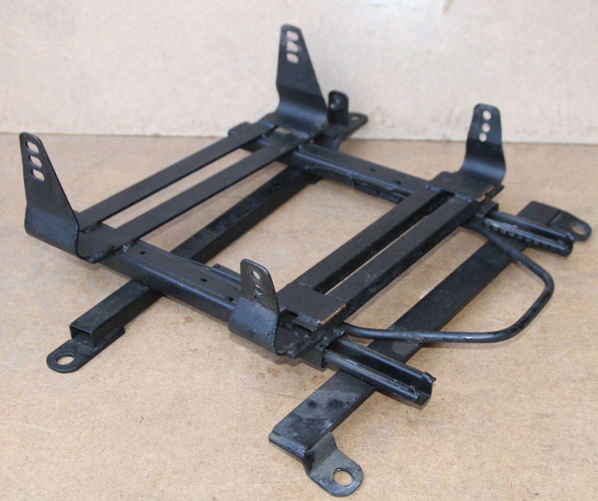 BRIDE製 三菱 ミラージュ用 シートレール サイド止め 右 運転席側 ブリッド CM# CJ# MO17VX VXタイプ拍卖